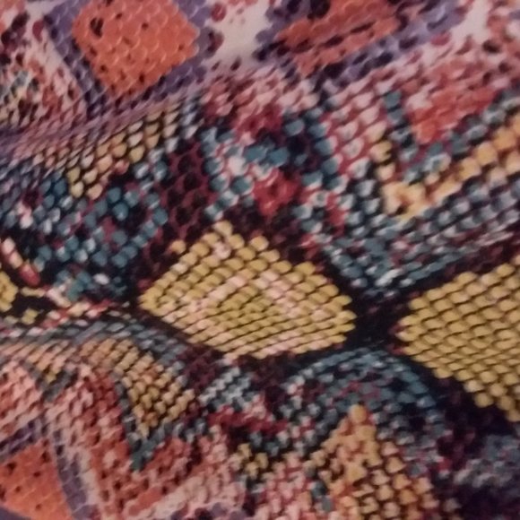 TWO Celebrity Pink Snakeskin Print Skinnies 9 - Picture 3 of 8